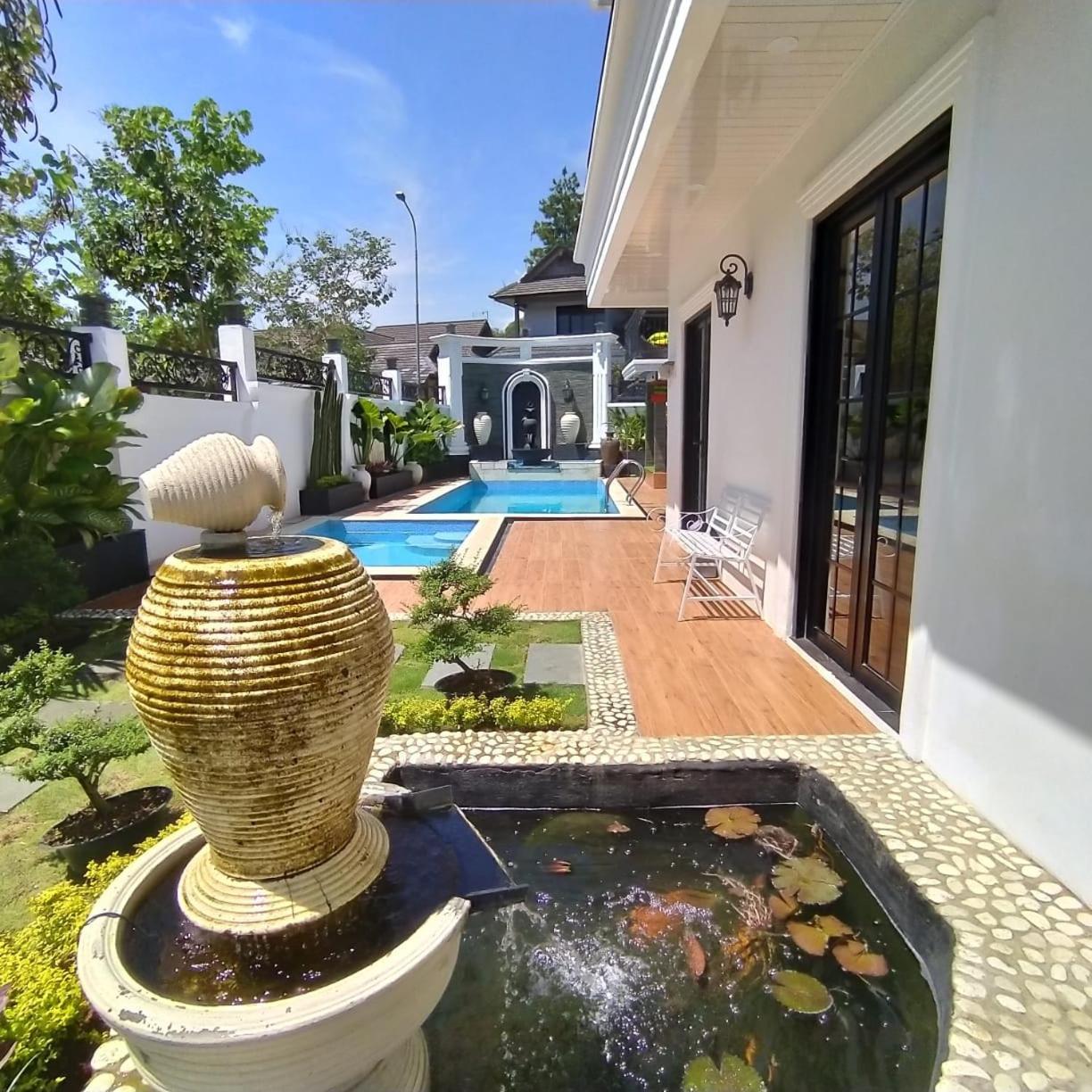 Villa Kota Bunga Malini 7 Cinengangirang Экстерьер фото