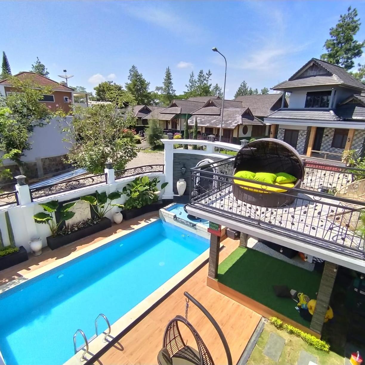 Villa Kota Bunga Malini 7 Cinengangirang Экстерьер фото