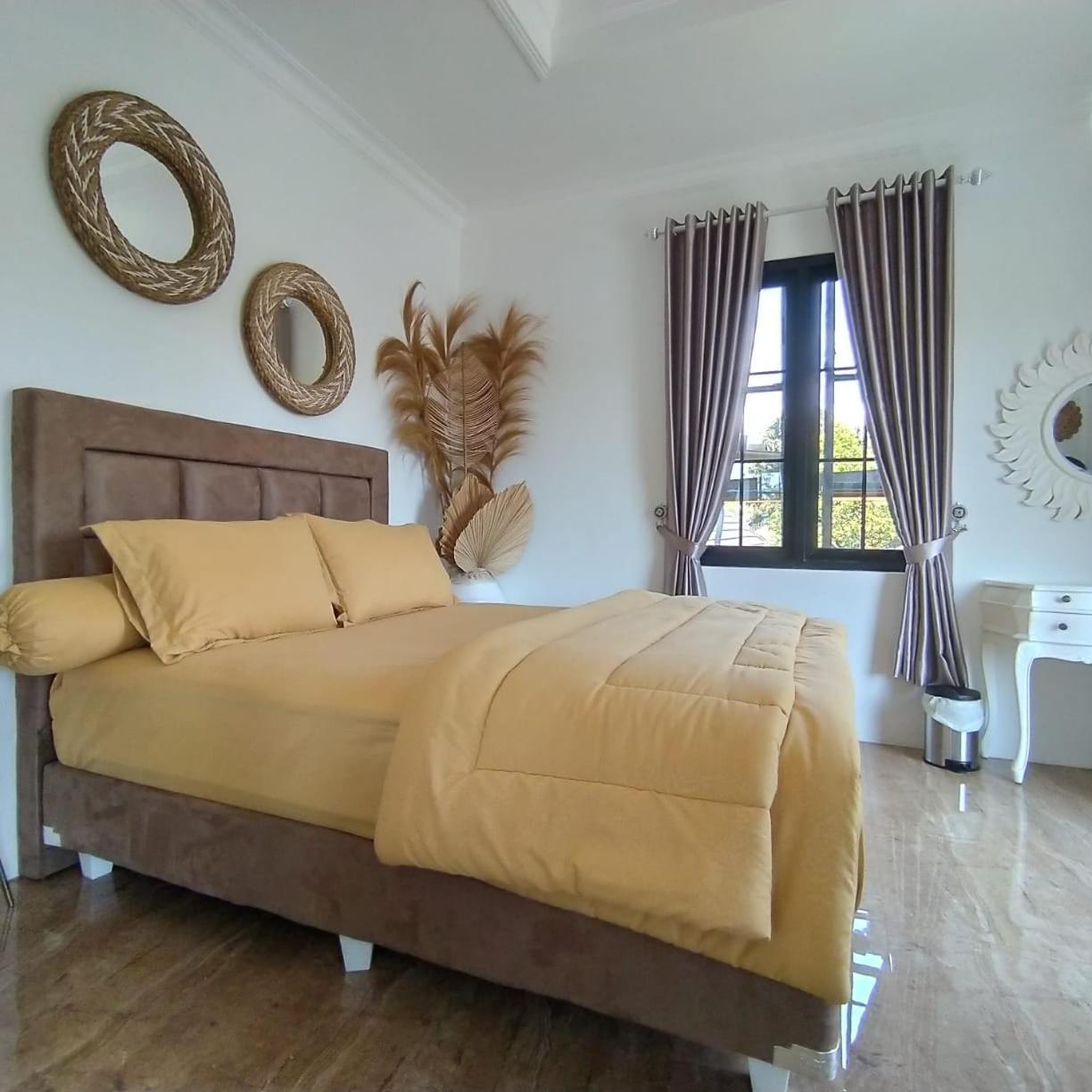 Villa Kota Bunga Malini 7 Cinengangirang Экстерьер фото